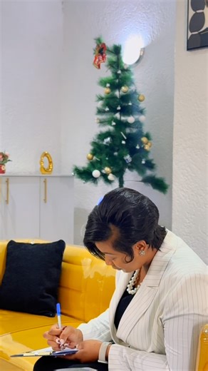 _𝐍𝐲𝐚𝐬𝐡𝐚_𝐲𝐨𝐥𝐚𝐧𝐝𝐚 on Instagram: "✨ Glow from Within @zarrow_aesthetics — Because Your Skin is Unique ✨ Hydrate, brighten, detox and boost collagen with our premium Skin IV 💧💛 But we don’t just drip and go — You get a detailed, in-depth consultation so we understand YOU… Your skin history, lifestyle, goals, and concerns. Then we create a tailor-made treatment plan designed specifically to help your unique situation 🌿✨ This is not a one-size-fits-all. It’s personalised skin science. 