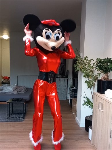 So fun Minnie costume 😂❤️🥰🥳 #minnie #cosplay #costume #disney #dragqueen