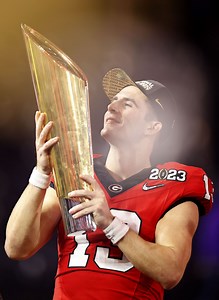 Looking at the 2023 College Football Bowl Schedule: Dates, best matchups, locations, and more