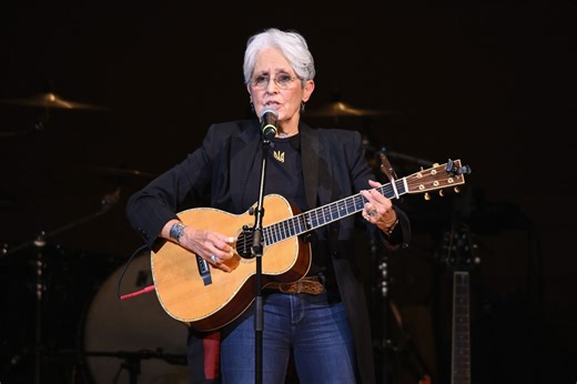 What did Joan Baez say about Trump? White House spokesperson sends four-word response to singer's poem about the President