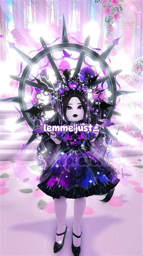 cassi definitely doesn’t look like a “typical” alien but she is one! #royalehigh #roblox