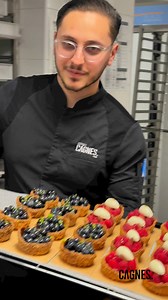 11K views · 246 reactions | Ma collection de tartes fruits rouges 𢡄𢡄❤️❤️❤️Tarte myrtille, framboise ou mûres ?? Toutes disponibles en format individuel et à partager dans mes boutiques et sur mon site internet #jeffreycagnes #tartes #myrtille #framboise #mûre | Jeffrey Cagnes | Facebook