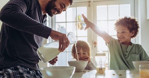 Kalorienbedarf von Kindern: So viele Kalorien braucht euer Kind