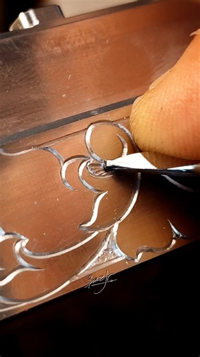 Remove background in real-time. I’ve tried many ways to shorten my working time, but in the end, I still choose to start from the very beginning, and this stage still takes a lot of time. 😁 #benzjr #handengraving #commission #engraving #keyboard #art #unique #reels #viralreels #viral #realtime #working #choose | Trần Văn Thịnh