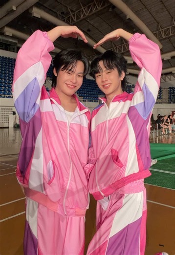 𝐃𝐌𝐃 𝐒𝐏𝐎𝐑𝐓𝐒 𝐃𝐀𝐘 𝟐𝟎𝟐𝟔 𝑯𝒊𝒈𝒉 𝑺𝒄𝒉𝒐𝒐𝒍 𝑽𝒊𝒃𝒆𝒔 🏆✨ PINK POWER มาทักทายทุกคนแล้วค้าบ 😻! วันนี้ขอเต้นนิดหน่อยพอเป็นน้ำจิ้ม ทุกคนสามารถจับจอง Live Streaming แล้วมารอเชียร์พวกเราไปพร้อมกันได้นะคับ! 💗💭🎟️✨ 🎥 Live Stream Version 🔗 : allticket.com/event/dmdsport… 🗓️ : 1 AUGUST 2026 📍 : INDOOR STADIUM HUAMARK ⚽️🏹🏀🏐✨🥇 #กีฬาสีดูมันดิ2026 #domunditv