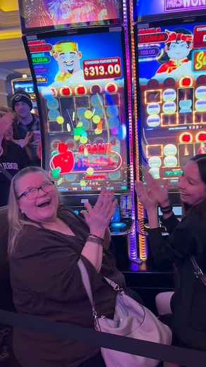 167K views · 571 reactions | Lady next to us wins GRAND Jackpot while we’re live @turningstone! #slots #casino #jackpot | Raja Slots | Facebook
