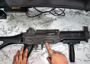 Tokyo Marui Sig 552 AEG Review & Disassembly