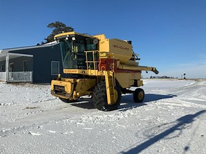 1985 New Holland TR86 Combine | Agriculture