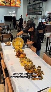 26K views · 219 reactions | BIG portion of seafood in JB  Haziq Shell All Out is known for its Shellout and other seafood dishes  Perfect spot for seafood-lovers 戀呂 Haziq Shell All Out 37, Jln Perjiranan 4/6, Bandar Dato Onn, 81100 Johor Bahru, Johor ⏰ 3pm - 12:30am (daily) For more info/ reservation: 01110097438 ✅ Available on Grab App | Johor Foodie | Facebook