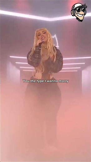Doja Cat Stunning Performance of “Streets” 🎤✨