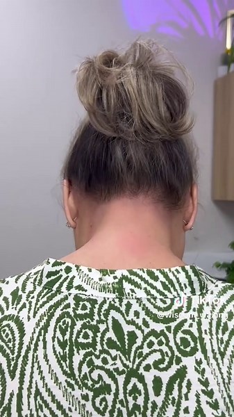 Achieve Smooth Skin with Hairline Wax Techniques