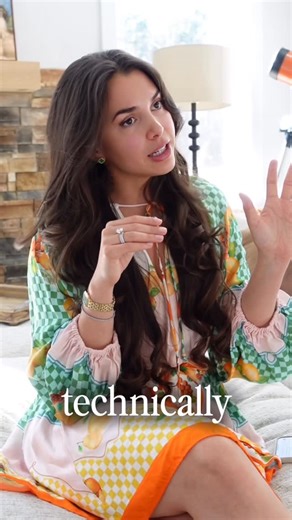 Mari Nunes | Nutrition & Exercise on Instagram: "If your goal is fat loss, calorie burn matters. But consistency matters more. In the video I mentioned the most common top 4, but technically, if we were to include more options, this would be the top 10 of cardio options ranked from highest to lowest calorie burn 🏆: Calories are estimates for an average 150 lb woman. 1️⃣ Jump rope 700 to 900 kcal per hour 🔥 Very efficient but high impact. 2️⃣ StairMaster 600 to 900 kcal per hour 🔥 High lower b