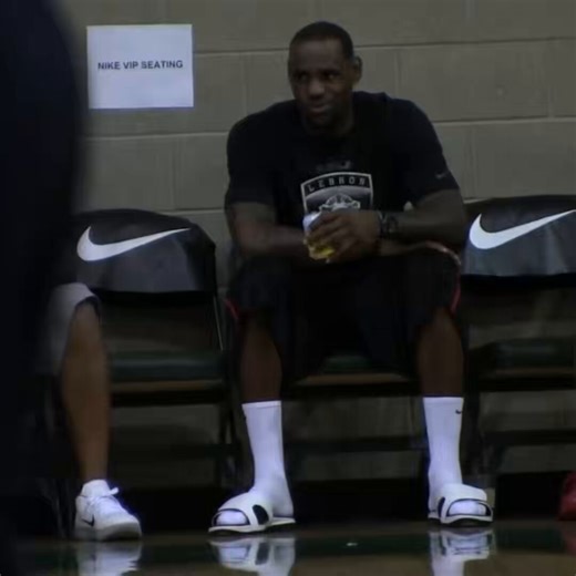Who remembers 15-year-old Devin Booker showing out at LeBron’s camp in 2012?NBA players in attendance:🔸 LeBron James🔸 Kevin Durant🔸 Chris Paul🔸 Carmelo Anthony🔸 Russell Westbrook🔸 Kyrie Irving(🎥 via @HomeTeamHoops)