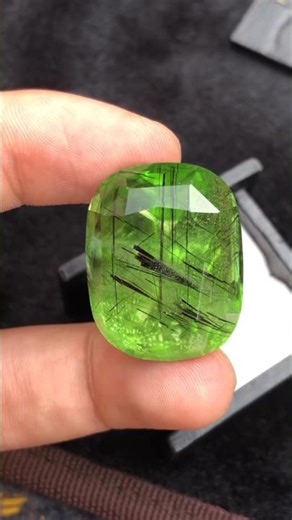 Emerald vs Peridot: Who Truly Wins?