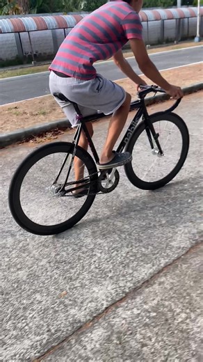 Fixed Gear Bike Fails & Fun in Korea & Philippines