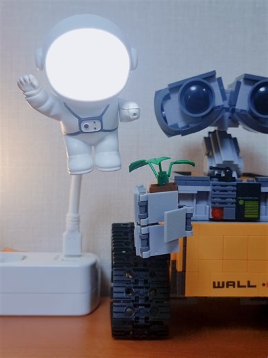 Voice Controlled Astronaut LED Lamp