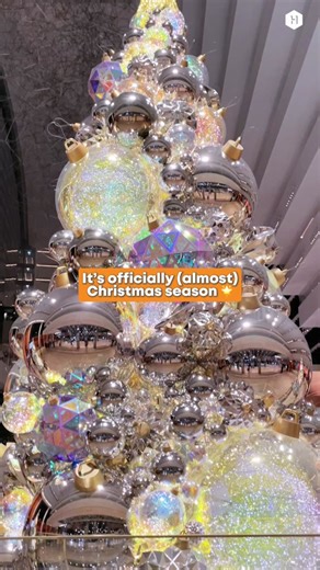 Getting in the festive mood one month early 🌟 Here are some of the delectable log cakes we’re eyeing for Christmas 2024: 🍰 Alice Boulangerie’s Alice Christmas Cake ($108 for 1kg) 🍰 The Marmalade Pantry’s Chocolate Coco log cake ($80 for 800g) 🍰 Cat & the Fiddle’s black forest log cheesecake ($58.90 for 750g) 🍰 Wildseed Café’s ondeh ondeh log cake and strawberry shortcake log cake (from $45 for 600g each) 🍰 Monti’s signature tiramisu log cake (from $60 for 600g) #christmas2024 #logcakes #sg