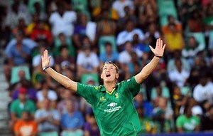 Chris Morris stands up in the absence of the big boys