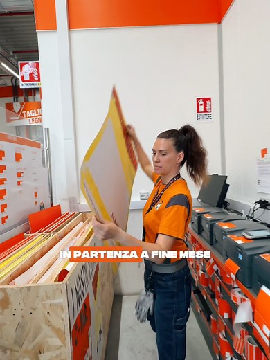 Ecco a voi Elisa, che ci racconta la sua giornata tipo da venditrice in Tecnomat💙 #Tecnomat #Venditrice