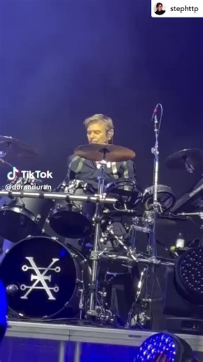 Don't see enough of good ole Rog. #duranlive #duranduran #rogertaylor #OnTour