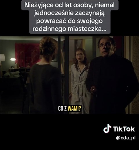 Nieżyjące od lat osoby, niemal jednocześnie zaczynają powracać do swojego rodzinnego miasteczka… 😳 Tytuł serialu w komentarzu! #coobejrzeć #filmynawieczór #trzymajacywnapieciu #cda #dc