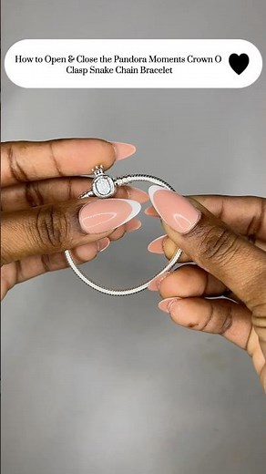 How to Open & Close the Pandora Moments Crown O Clasp Snake Chain Bracelet #pandora #howto #bracelet