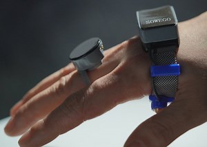 Wepoint wearable controller with electromagnetic field-based gesture recognition