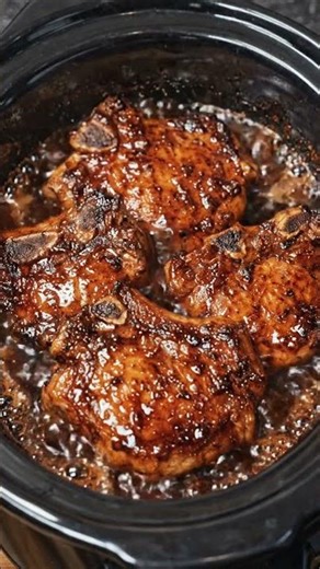 🍖✨ Sweet & Sticky Slow Cooker Pork Chops (4 Ingredients)