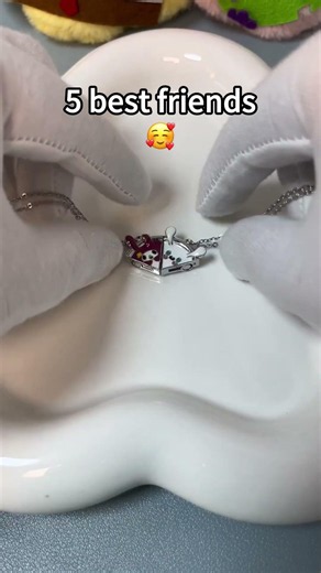 Best friend necklace for 5! 🥰 How many friends in your circle? #bff #gift #besties #necklace