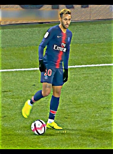 Neymar Jr. Skills Showcase: Masterclass in Football