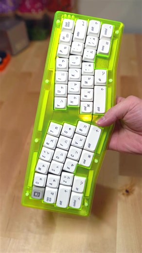 My Jell-Y Prime-E. #techtok #mechanicalkeyboard #customkeyboard #keyboard #IFeelWeightless