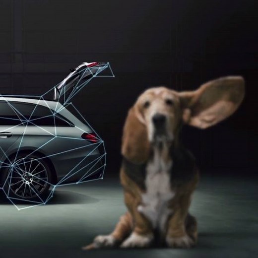 Befolgt jeden Befehl. Die Heckklappe vom neuen Mercedes-Benz E-Klasse T-Modell lässt sich berührungslos und vollautomatisch öffnen und schließen. Übrigens auch, wenn Sie keine Hand frei haben. Was noch drinsteckt, lesen Sie hier: http://mb4.me/E-Klasse_T-Modell | Mercedes-Benz Deutschland