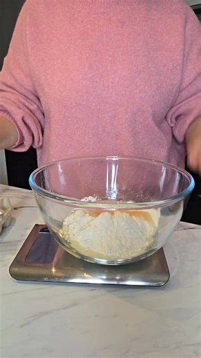 This is the Ultimate in Comfort Food and a great way to see you through to the good stuff on Christmas Day. To make the batter combine 200g Plain Flour 4 Eggs 325ml Milk a pinch of salt Cook the pigs in blankets on 220°c for 10 minutes before adding the batter. Turn the oven down to 200°c and cook for a further 25 minutes DO NOT OPEN THE DOOR!!! Serve with Mash, Peas and lashings of gravy Enjoy xx #pigsinblankets #Christmas #comfortfood #toadinthehole #yorkshirepudding | Thi S MumCooks