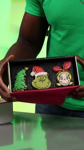 #UberEatsPartner This Uber One member exclusive Very Grinchmas Gingerbread kit is the perfect way to celebrate the holiday season! The kit comes with everything that you'll need to create Cindy-Lou-Who's gingerbread house. Once you're done building, you can then have fun with the AR experience that brings Whoville to life! Click the link in my bio and join Uber One this holiday season so you can order A Very Grinchmas Gingerbread Kit exclusively on @Uber Terms apply. See Uber Eats app for detail