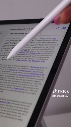 ✨ Another Bible Study app “ Got Questions” this app also gotta be one of my favs! 🙈😍 I like this app, but make sure to rely on the Holy Spirit because he will give you the bestest of answers to any of your questions. 🙏🏾❤️ #christiangirl #christiantiktok #blackgirltiktok #tiktokchretien #biblestudy #app #christianapps #christianity #tools #christiancontent #fyp #aesthetic #bibleapp #gotquestions