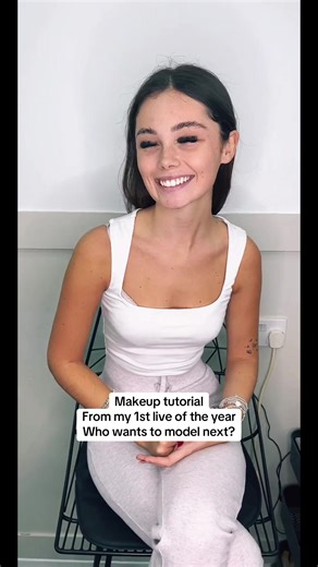 Weekly Makeup Tutorials Featuring Beautiful Models