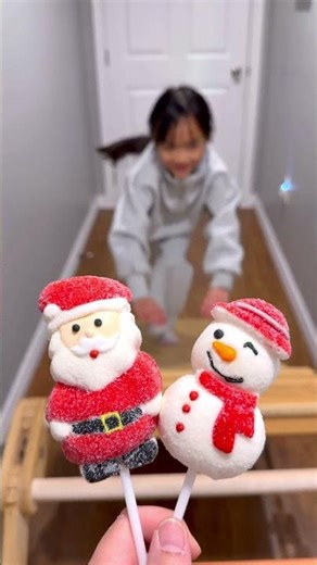 Lollipop prank on Ember 🍭👶🏻❤️