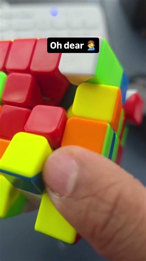 how does this even happen #cubing #fyp #fail #puzzle #rubikscube #fails #viralvideo