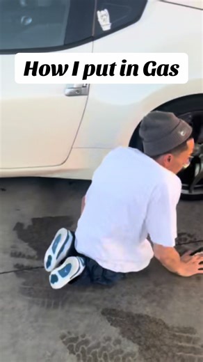 How to Put Gas in Your Vehicle Efficiently