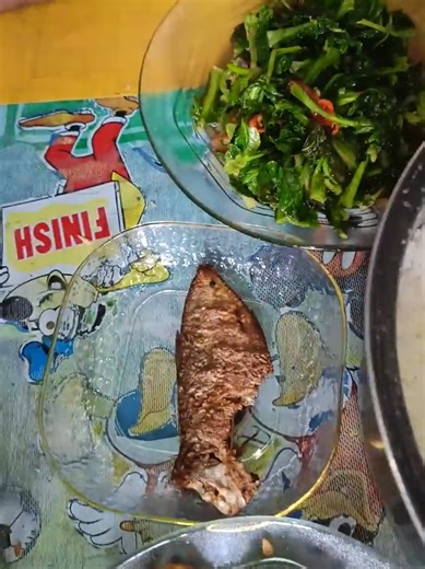 Makan beraama dengan menu seadanya