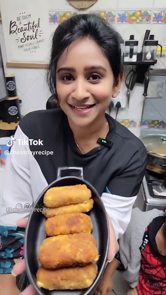 Anything for their level of excitement🤩 #cheatdayrecipe #cdrstars #chicken #cheese #fried #snacks #appetizers #quick #simple #easy