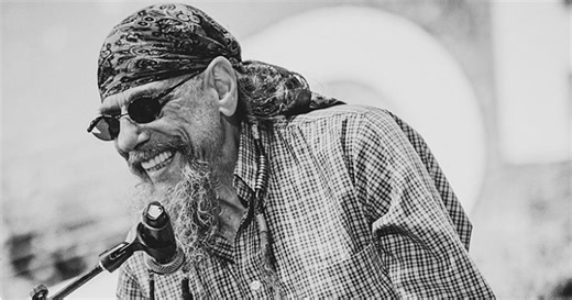 Quién es ‘El Drogas’, cantante e invitado de ‘La Resistencia’