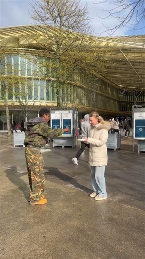 Akon Linsan regardez la vidéo jusqu’à la fin 😂😂