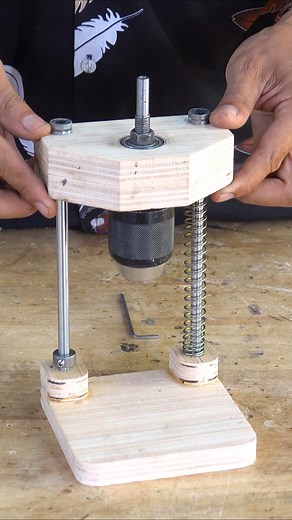 1.5M views · 10K reactions | DIY Portable Hand Press Drilling Jig Idea Esp 2 #portabledrill #maker #woodwork #woodworking #woodcraft #press #driller #carpentry #carpenter | Woodworking Ideas | Facebook