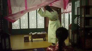 THE PRINCESS' MAN (2011) ENGSUB --- EPISODE 1 --- CAST Park Si Hoo Moon Chae Won Kim Yeong Cheol Song Jong Ho Hong Soo Hyun Lee Min Woo Native Title: 공주의 남자 Director: Park Hyun Suk, Kim Jung Min, Kim Jung Min Screenwriter: Jo Jung Joo #ParkSiHoo #MoonChaeWon #KimYeongCheol #SongJongHo #HongSooHyun #LeeMinWoo PLOT Princess Se Ryung is the headstrong and forward-thinking daughter of Grand Prince Su Yang, who is determined to be King. She falls in love with the son of his mortal enemy, and their ro