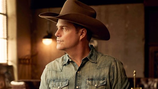 9-1-1: Nashville Premiere Review: Ryan Murphy Brings Soap Opera & Camp To Primetime Procedural