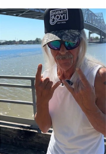 Got the lines in the water. Let's see if we can't catch a catfish! #joeybreaux #catfish #catfishing #fishing #vlog