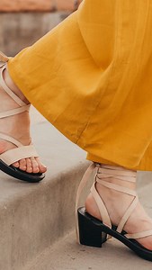 Can you imagine packing for a trip with these?! You can stack the tops on top of each other and you can fit so many! 🤭😱 #fyp #travelhack #shoes | Solely Jane