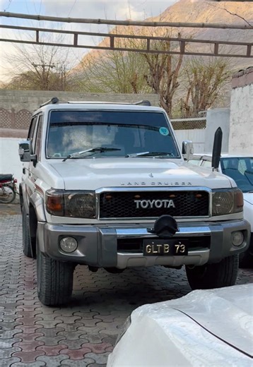 Exploring the Iconic B-73 Land Cruiser