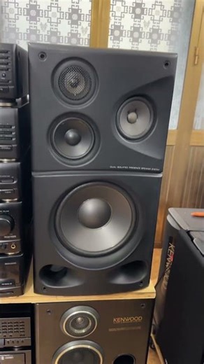 Kenwood a85 and Kenwood 5j are in excellent working condition with all functions operating perfec...